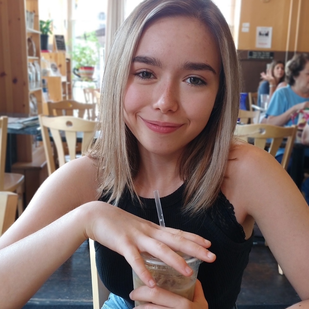 Meet your Posher, Corinne